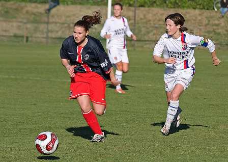 Hamidouche et Bompastor lors du match aller en championnat Hamidouche et Bompastor lors du match aller en championnat