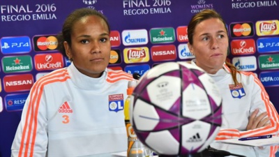 Wendie Renard et Camille Abily (photo UEFA.com)