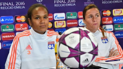 Wendie Renard et Camille Abily (photo UEFA.com) Wendie Renard et Camille Abily (photo UEFA.com)