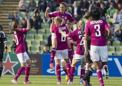 Camille Abily a marqué le second but d'un magnifique lob