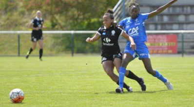 Jaurena à la lutte avec Tandia (photo Angéline Rouzaud)