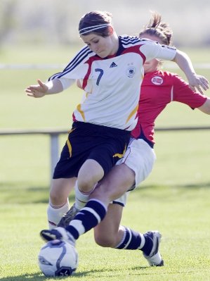 Triplé de Nicole Rolser et succès de l'Allemagne (7-0) (photo : DFB)