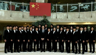 Bruno Bini et la sélection chinoise (photo DR) Bruno Bini et la sélection chinoise (photo DR)