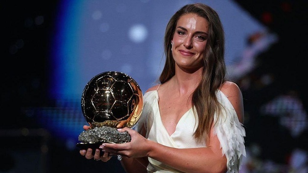 Alexia Putellas lundi dernier lors de la remise du trophée (photo UEFA.com)