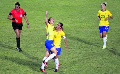 La joie de Darlene, suppléante aux JO, et dernière buteuse (photo DR) La joie de Darlene, suppléante aux JO, et dernière buteuse (photo DR)