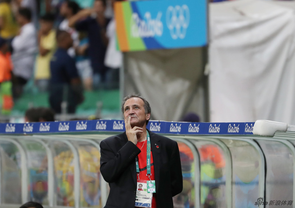 Bruno Bini jusqu'en 2020 avec les Roses d'Acier (photo Sina) Bruno Bini jusqu'en 2020 avec les Roses d'Acier (photo Sina)