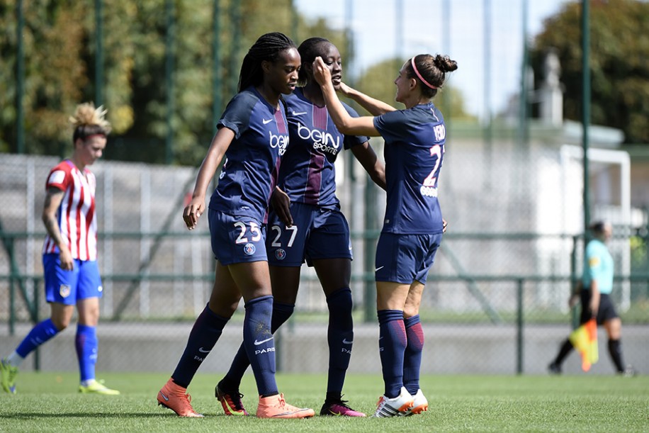 Katoto, Sarr et Boquete se congratulent (photo TeamPics/PSG.fr)