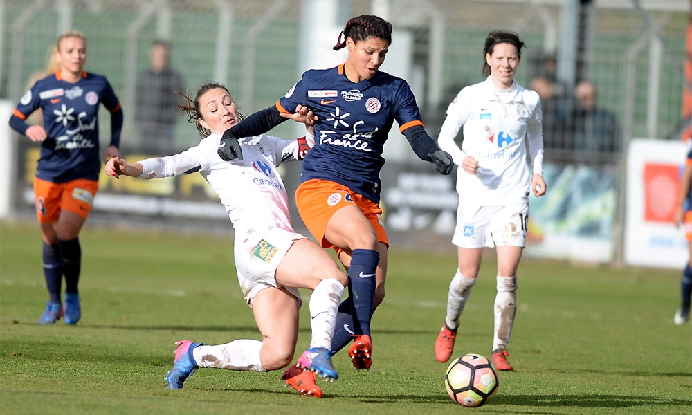 Thiney, à gauche, défend sur Gauvin (photo MHSC)