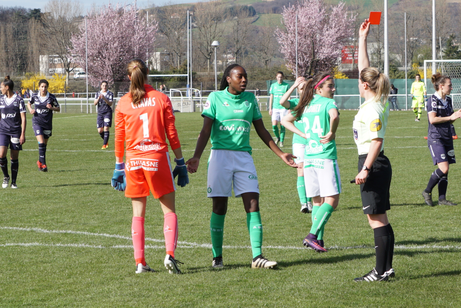 Chavas a vu rouge et devrait manquer les deux prochains matchs de championnat (photo footofeminin.fr)