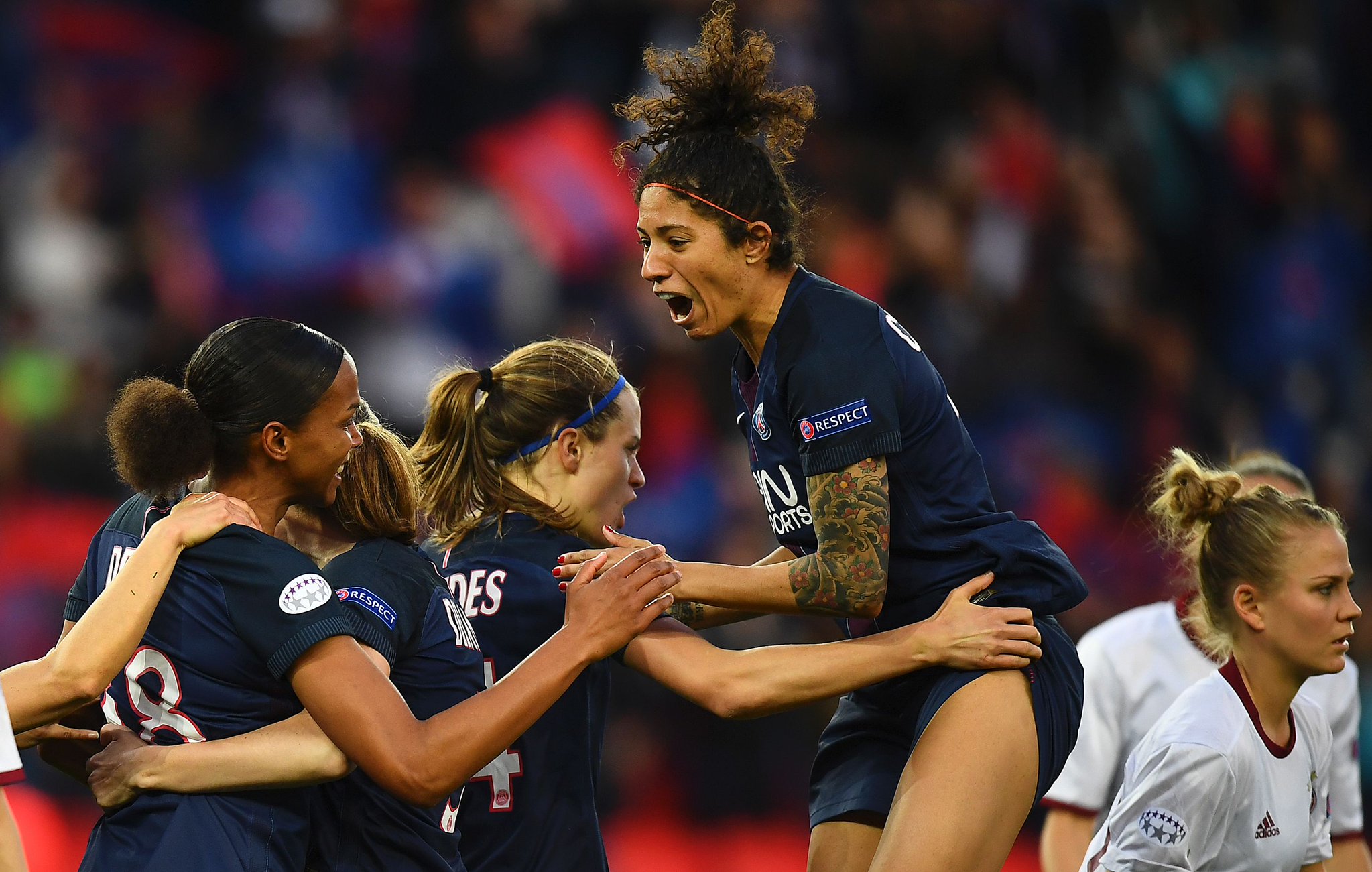Ligue des Champions (Quart) - Un PSG euphorique écrase le BAYERN (4-0) Ligue des Champions (Quart) - Un PSG euphorique écrase le BAYERN (4-0)
