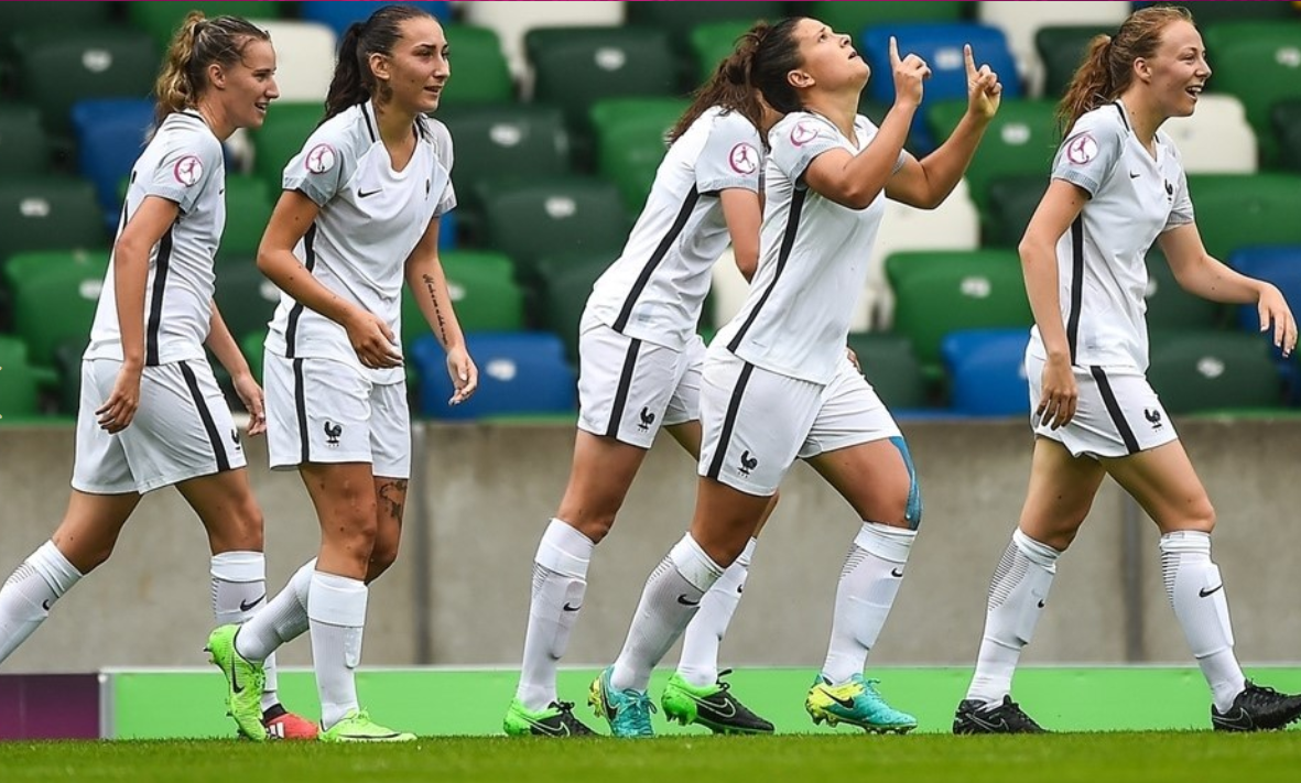 Bourdieu, auteure d'un triplé, célèbre l'un de ses buts (photo UEFA.com)