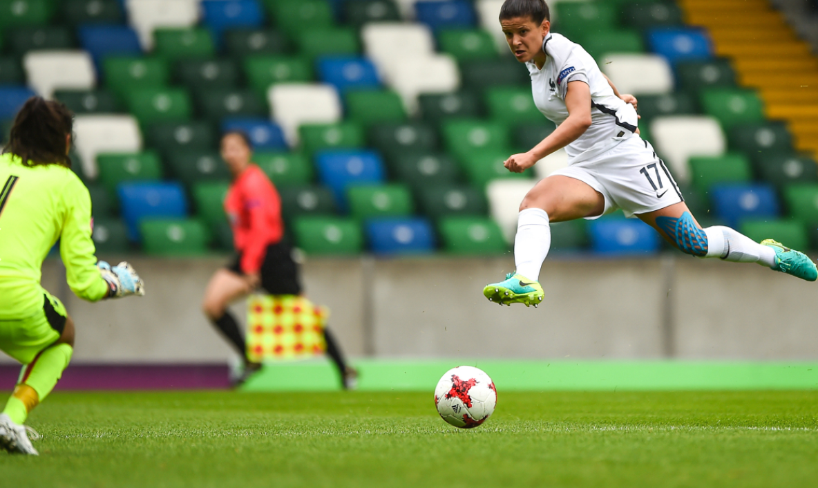 Bourdieu a signé un triplé vendredi dernier face à l'Italie (photo UEFA.com) Bourdieu a signé un triplé vendredi dernier face à l'Italie (photo UEFA.com)