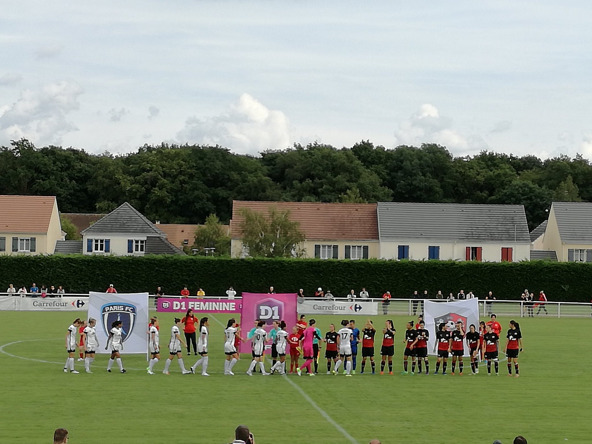 Premier derby entre Fleury et Paris FC en D1