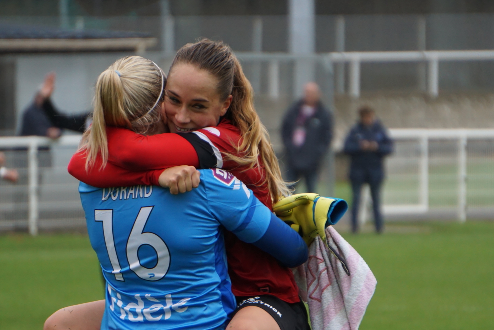 Durand et Lorgeré se congratulent (photo footofeminin)
