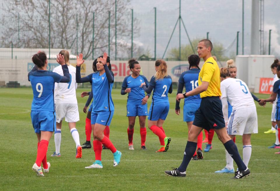 FRANCE B - Le premier stage débute