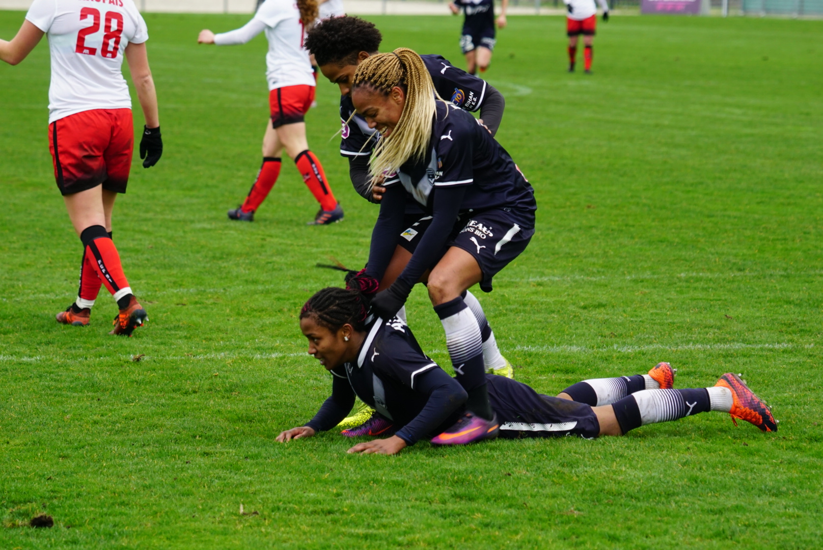 Doublé d'Ali Nadjim et partage des points (photo footofeminin)