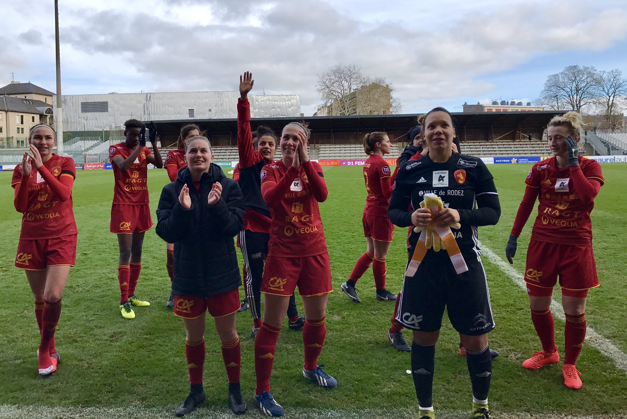 #D1F - J14 : Le résumé de la journée : l'OM enchaîne, FLEURY sur le fil, RODEZ accrocheur