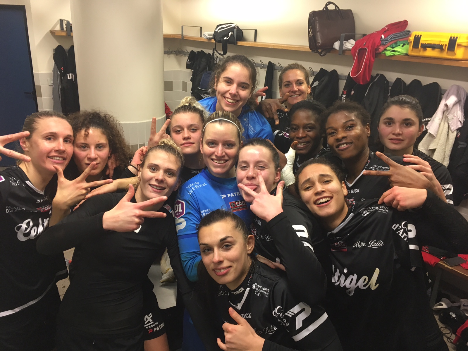 #D1F - J15 : GUINGAMP repart de l'avant face au PARIS FC