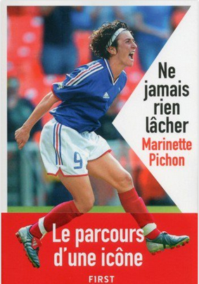 Livre - Marinette PICHON sort son autobiographie, un récit qui dépasse le football