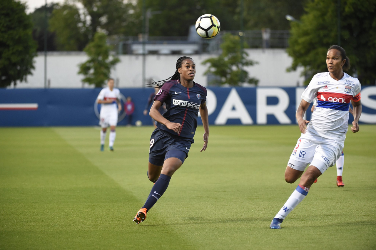 Katoto face à Renard (photo PSG)