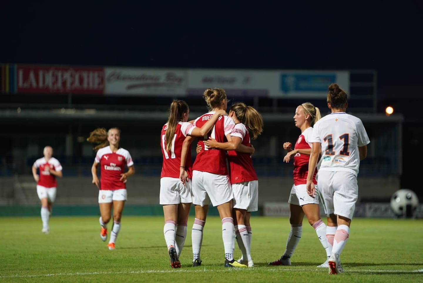photo Arsenal WFC photo Arsenal WFC