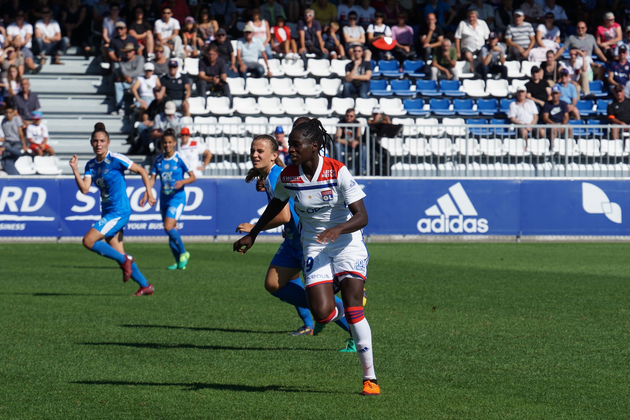 Mbock a inscrit le quatrième but (photo footofeminin)