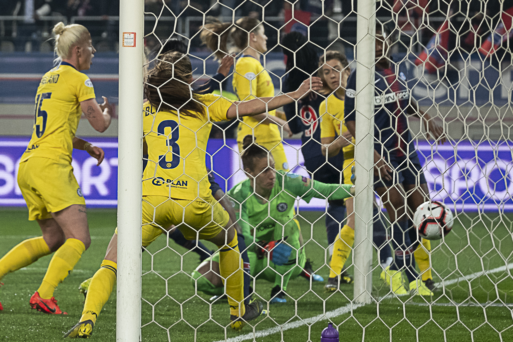 Berger relâche le ballon dans son but pour le 2-0 (photo Eric Baledent)