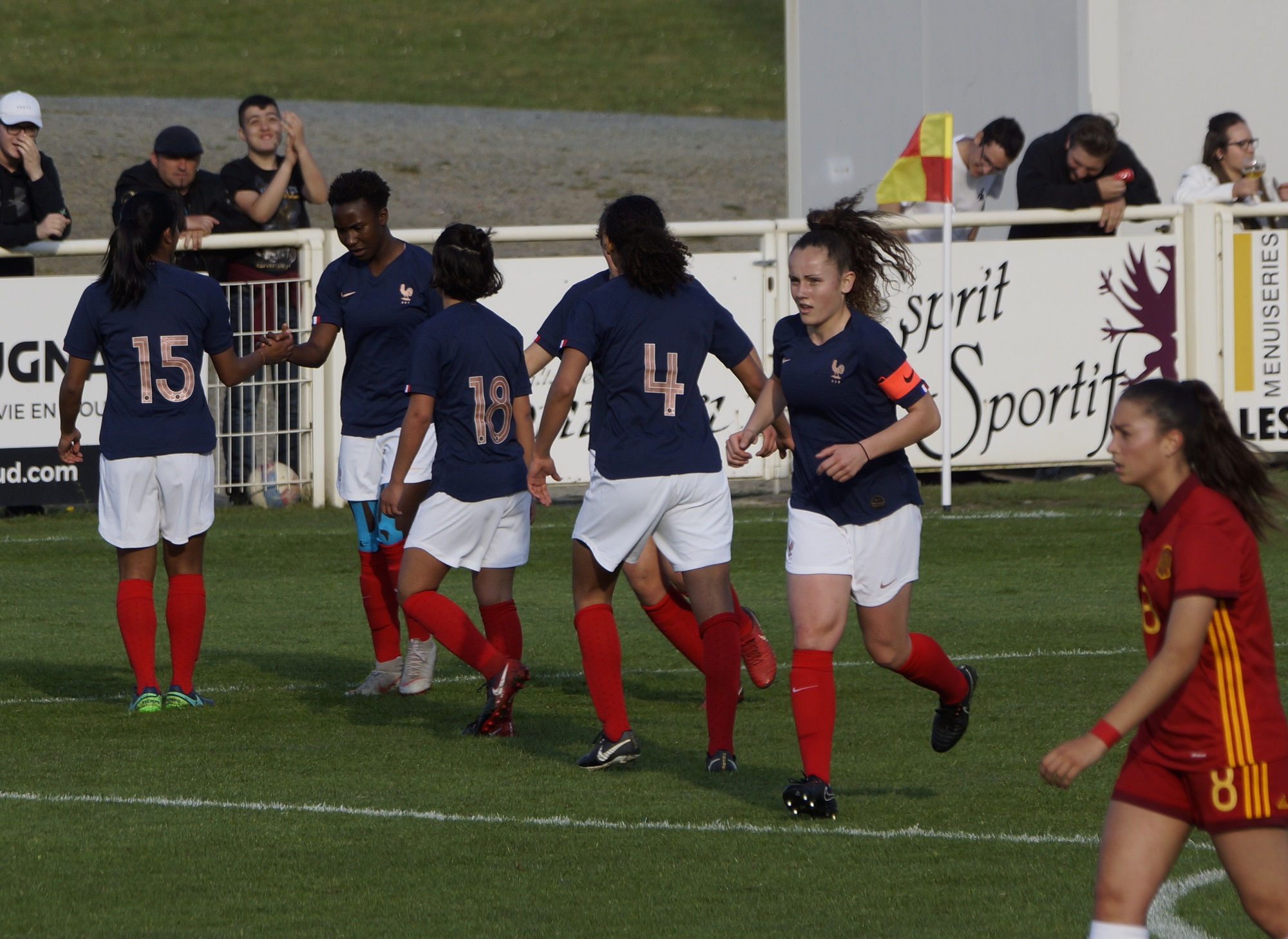 Troisième but pour Becho, meilleure buteuse du tournoi
