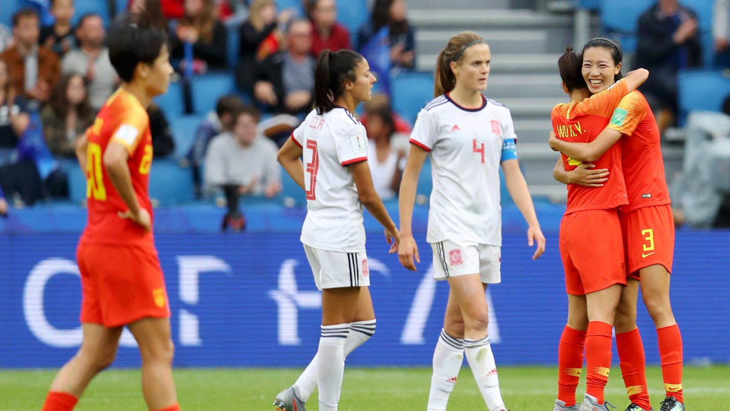 Les Chinoises qualifiées se congratulent (photo FIFA.com)