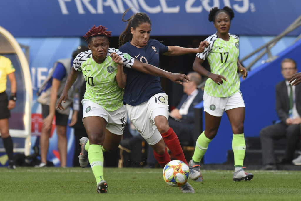 Chikwelu, à gauche, est suspendue pour ce huitième de finale (photo Frédérique Grando/FOF)
