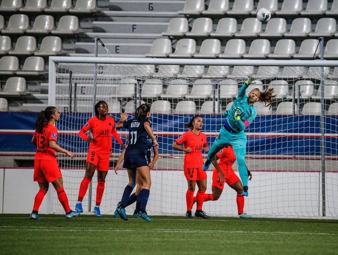 Envolée d'Endler devant son but (photo PSG)
