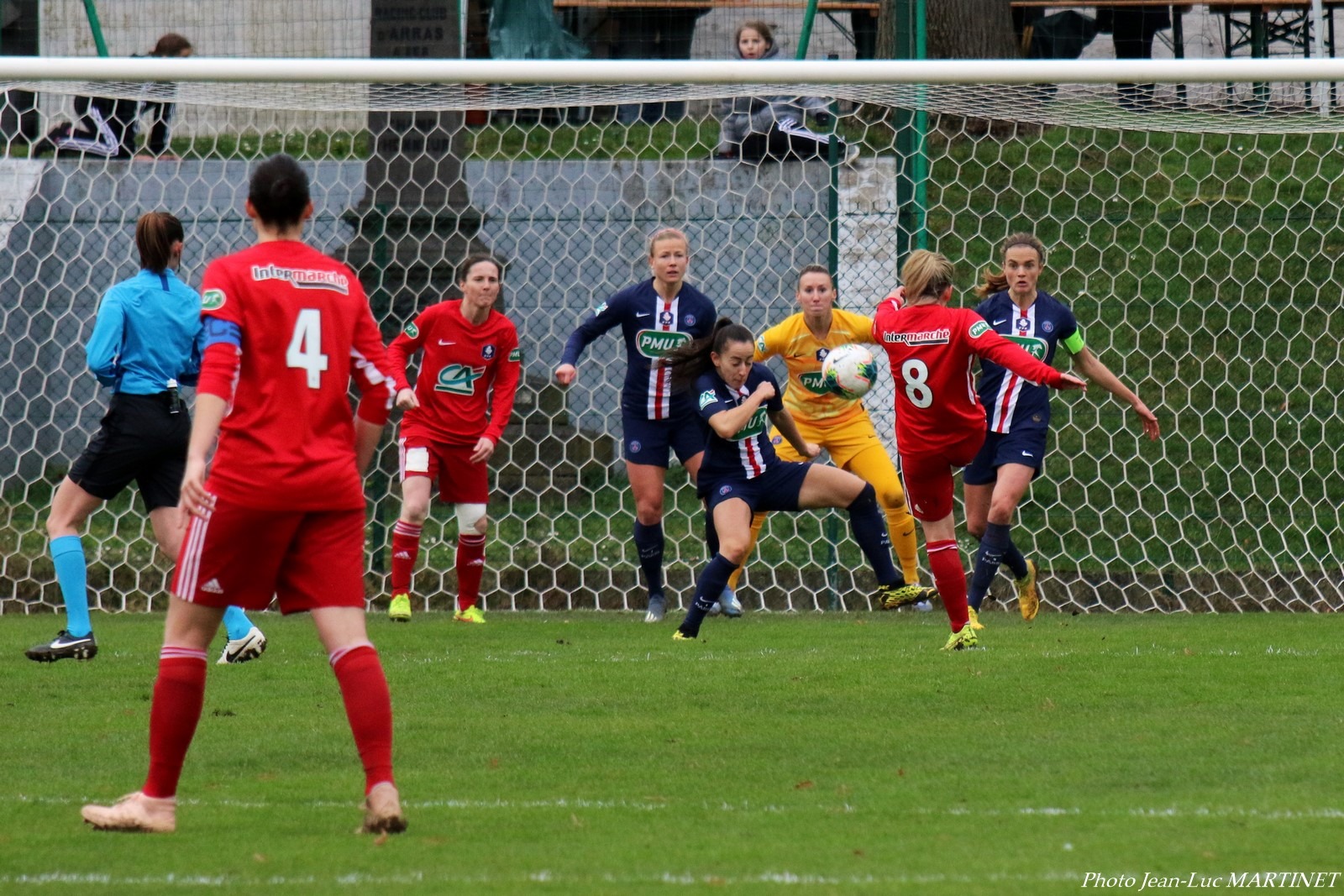 La reprise de Cousin qui a ouvert le score (photo Jean-Luc Martinet)