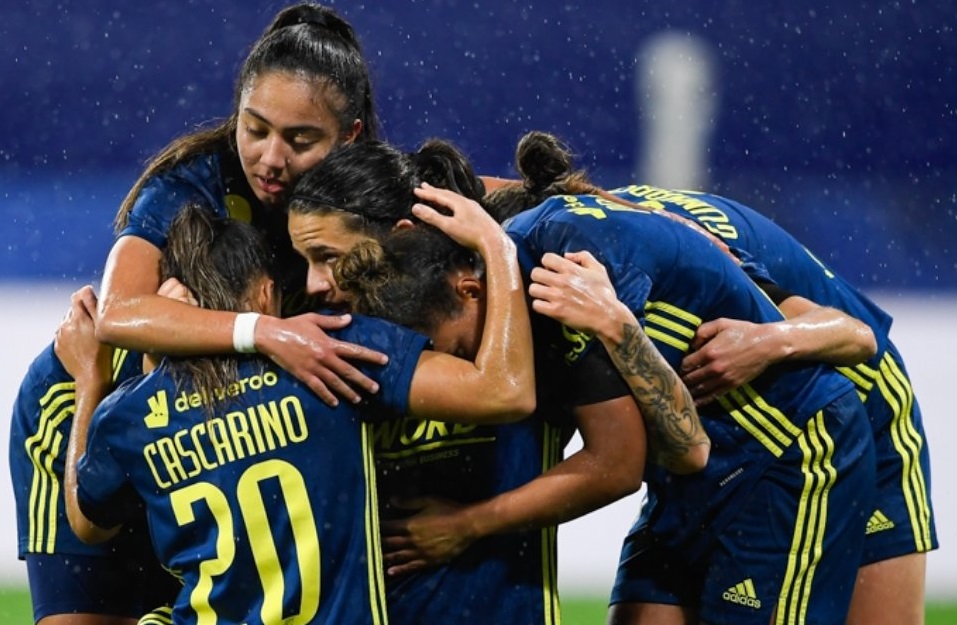 Joie lyonnaise célébrée avec une pensée pour Gérard Houllier (photo : Damien LG/OL) Joie lyonnaise célébrée avec une pensée pour Gérard Houllier (photo : Damien LG/OL)