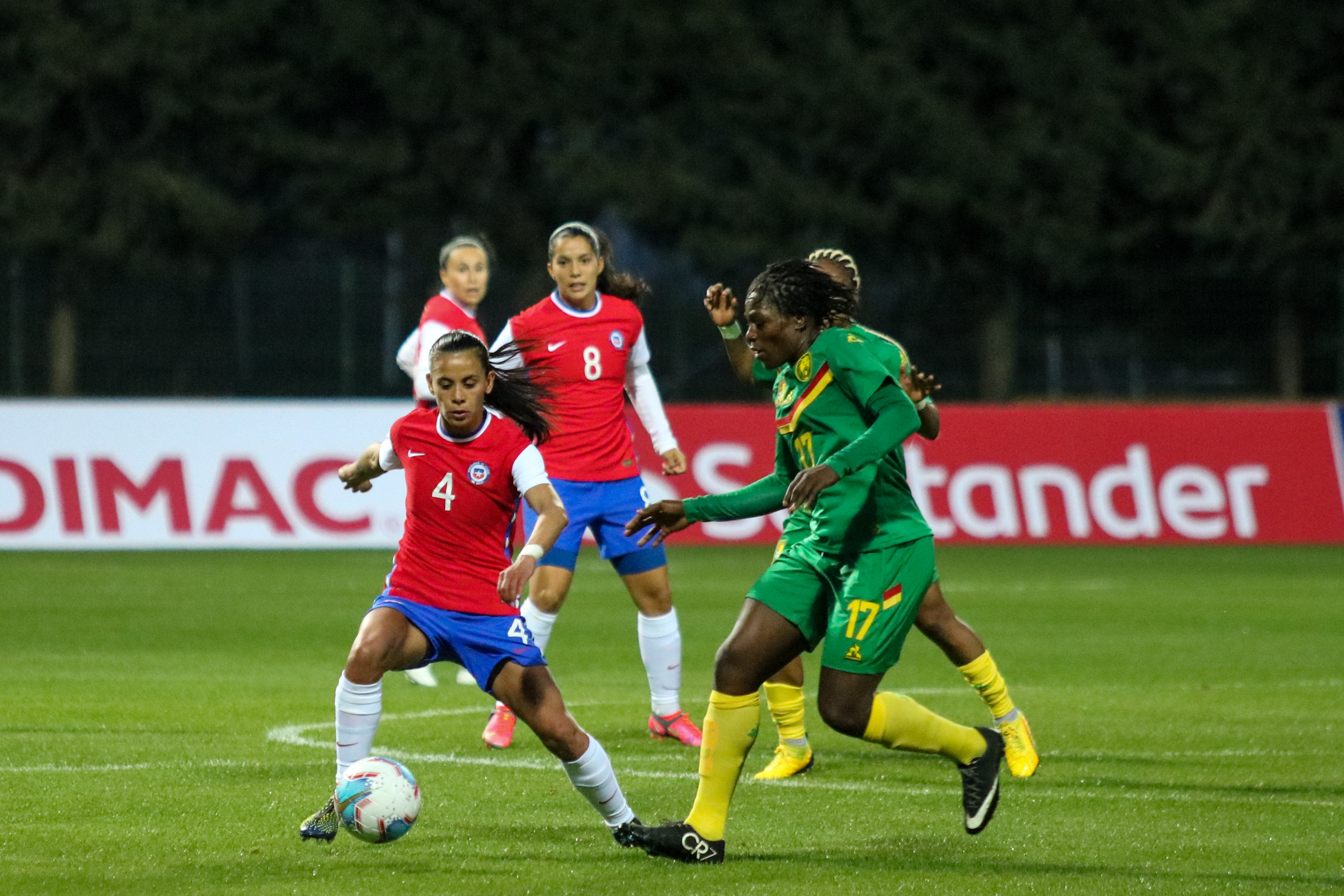 La Havraise Lara a contribué au 0-0 alors qu'Omboudou à droite a été exclue (photo La Roja) La Havraise Lara a contribué au 0-0 alors qu'Omboudou à droite a été exclue (photo La Roja)