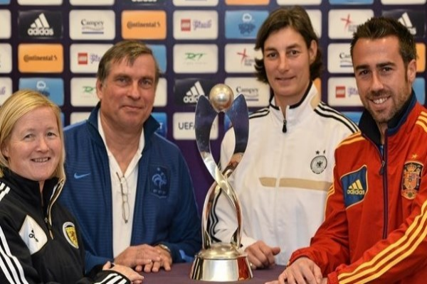 Les Tricolores débuteront par l'Espagne, puis joueront l'Allemagne et l'Ecosse (photo UEFA) Les Tricolores débuteront par l'Espagne, puis joueront l'Allemagne et l'Ecosse (photo UEFA)