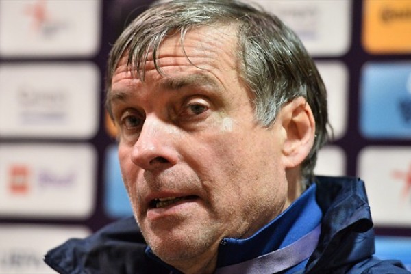 La sélection de Guy Ferrier n'a pas su se hisser au niveau (photo UEFA) La sélection de Guy Ferrier n'a pas su se hisser au niveau (photo UEFA)