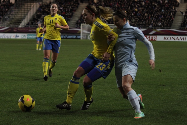 Laure Boulleau à la lutte avec Elin Rubensson