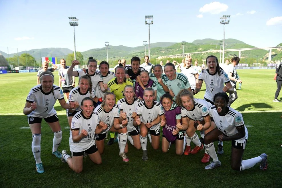 L'Allemagne en finale (photos UEFA.com) L'Allemagne en finale (photos UEFA.com)
