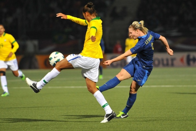 Les Bleues ont déjà joué deux fois les Brésiliennes en mars 2013 (photo Eric Baledent)