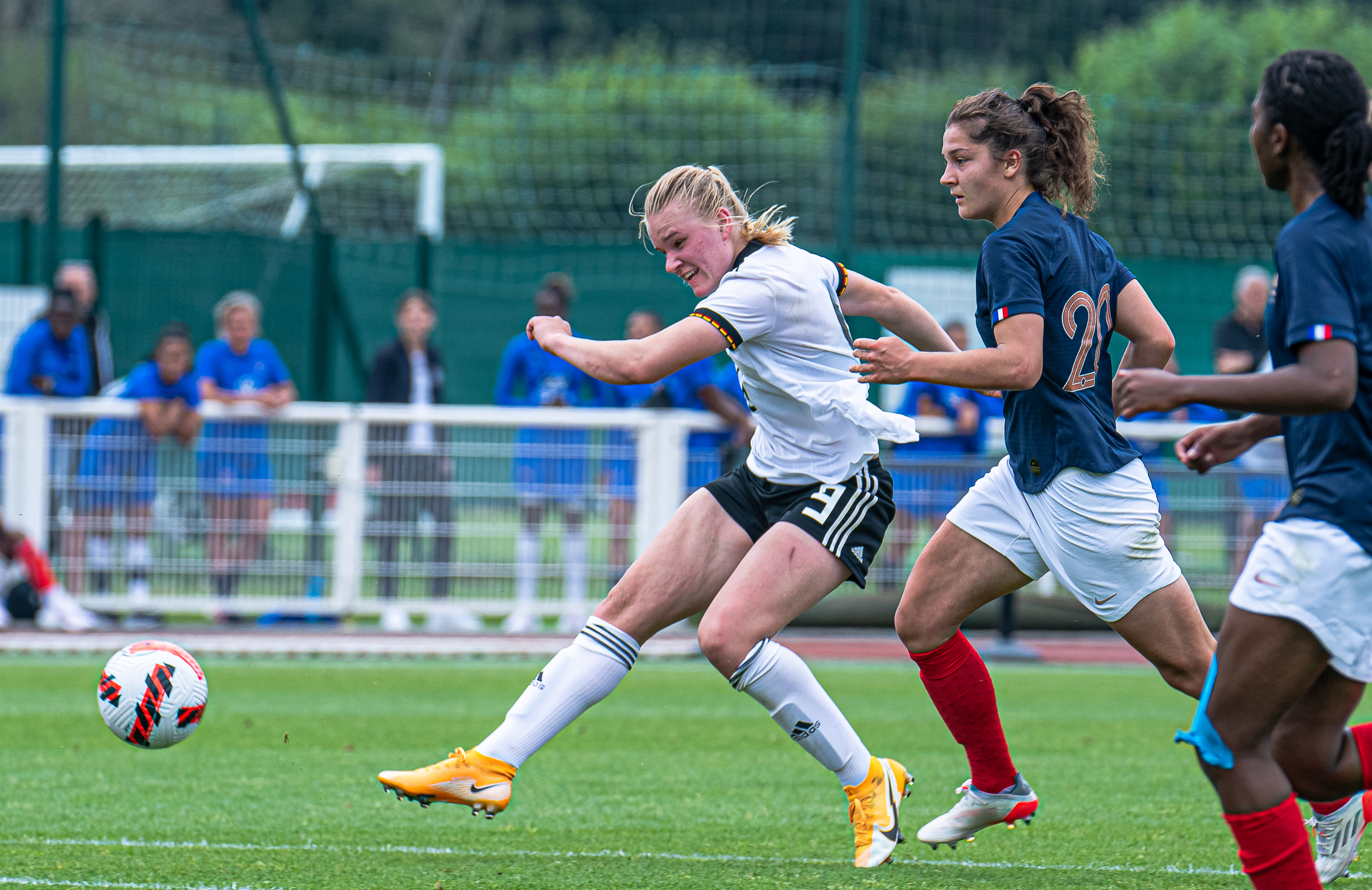 La puissance de Kockmann a fait mal aux Françaises (photo Gianni Pablo)