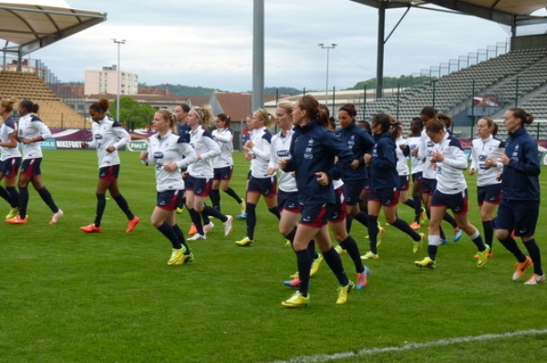VIngt-quatre joueuses se sont entraînées ce mardi à Besançon. Seule Marion Makuch manquait à l'appel.