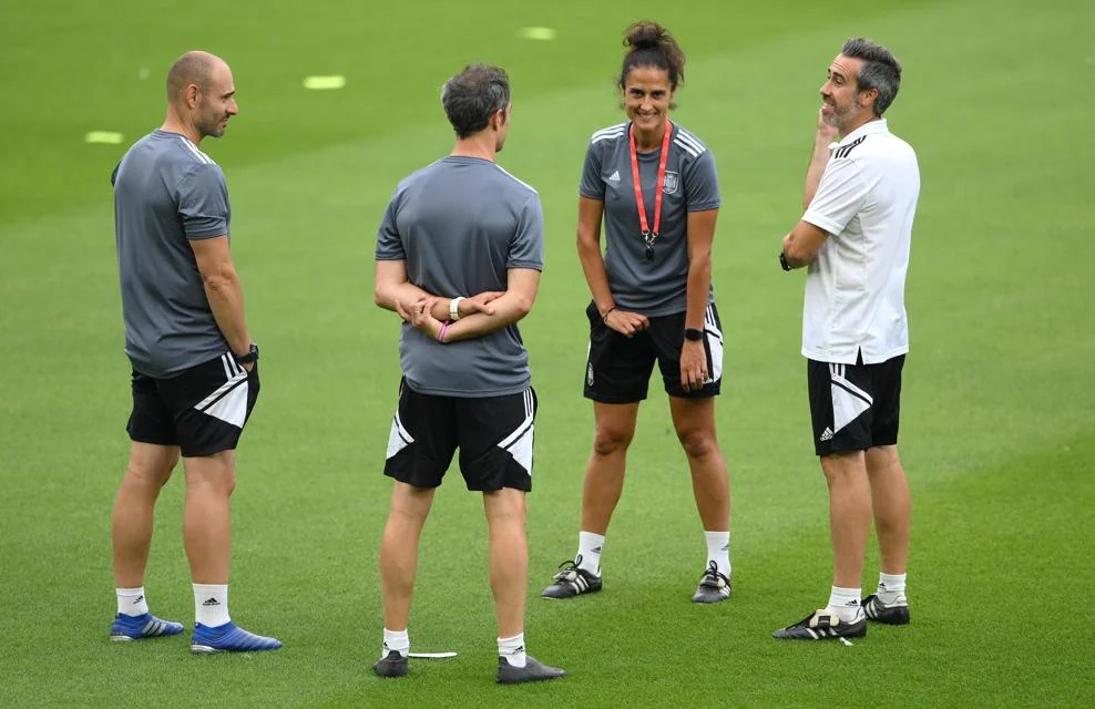 Jorge Vilda avec son staff (photo UEFA)