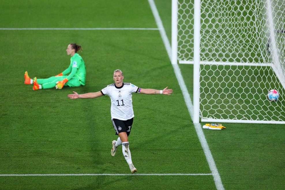 Alexandra Popp a inscrit le doublé qui qualifie l'Allemagne (photo UEFA)