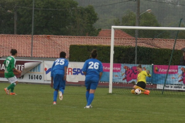 Le penalty de Lavaud arrêté par Guérin Le penalty de Lavaud arrêté par Guérin