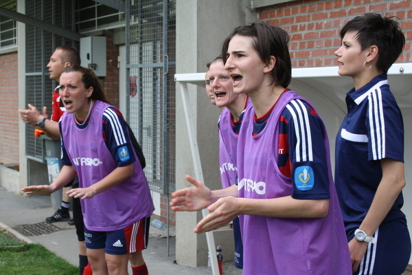 Les filles d'Arras ont signé leur premier match nul de la saison face à Guingamp. Un résultat décisif pour le maintien ! Les filles d'Arras ont signé leur premier match nul de la saison face à Guingamp. Un résultat décisif pour le maintien !