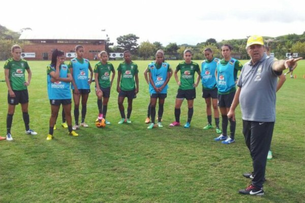 Un groupe élargi pour permettre une revue d'effectif du nouveau sélectionneur Un groupe élargi pour permettre une revue d'effectif du nouveau sélectionneur