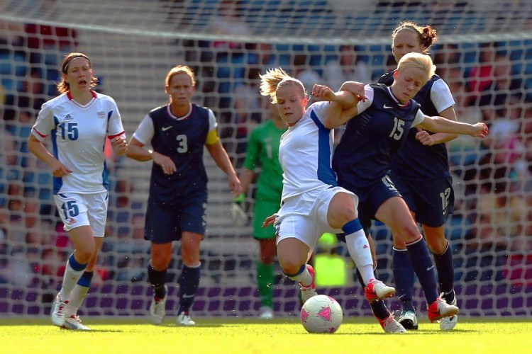 Le Sommer ne croisera pas Rapinoe, blessée, sur le terrain Le Sommer ne croisera pas Rapinoe, blessée, sur le terrain