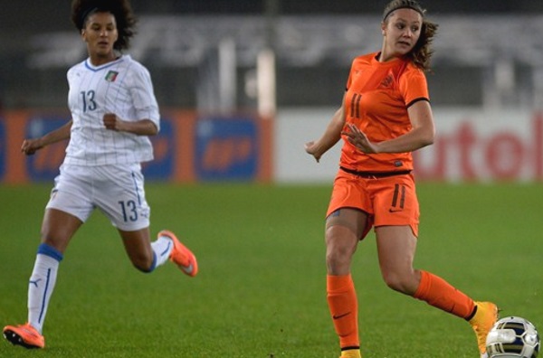 Lieke Martens et les Pays-Bas qualifiés devant l'Italie de Sara Gama (photo FIFA)
