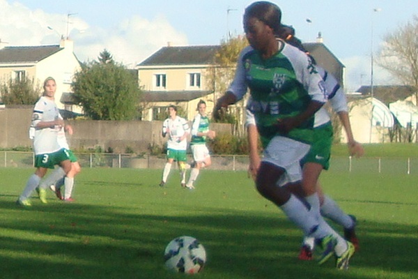 Béatrice Kaboré a marqué le deuxième but d'Orvault SF dans les arrêts de jeu face à Saint-Lyphard. Photo archives Foot49.fr