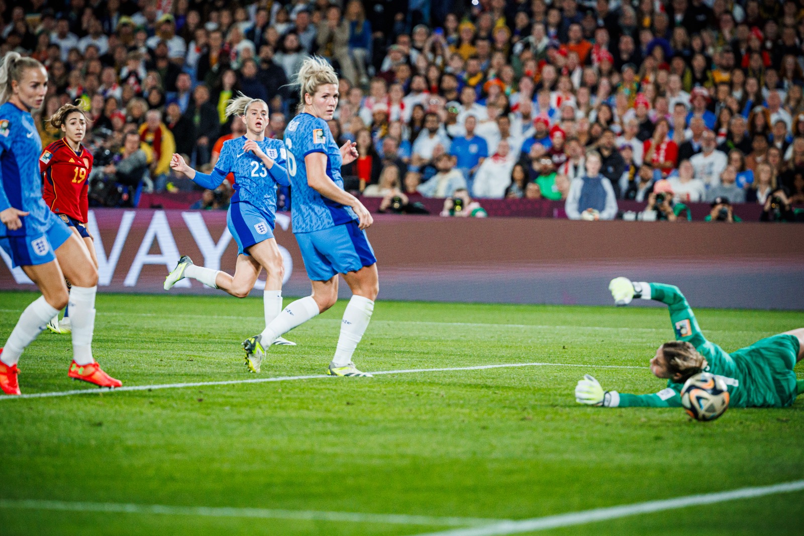 L'Espagne a trouvé la faille par Olga Carmona (photo FIFA WWC)